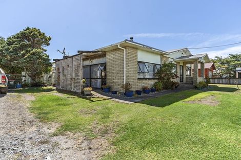 Photo of property in 70 Domett Street, Waitara, 4320