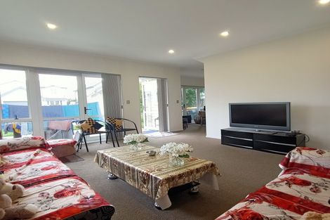 Photo of property in 71 Grove Road, Papakura, 2110