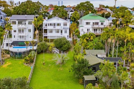 Photo of property in 42 Waterview Road, Stanley Point, Auckland, 0624