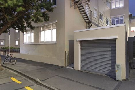 Photo of property in Fountain Court, 16/48 Oriental Parade, Oriental Bay, Wellington, 6011
