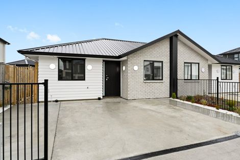 Photo of property in 5/147c Carlisle Road, Northcross, Auckland, 0632