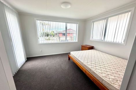 Photo of property in 1a Kiwi Esplanade, Mangere Bridge, Auckland, 2022