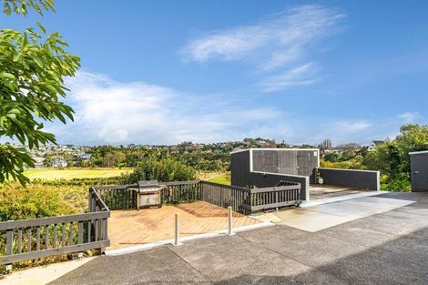 Photo of property in 1/86 Sylvan Avenue, Northcote, Auckland, 0627