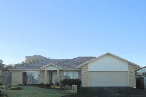 Photo of property in 2/9 Balbriggan Rise, Dannemora, Auckland, 2016