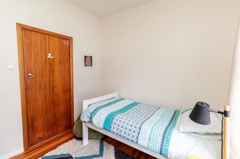 Photo of property in 33 Pinehaven Road, Pinehaven, Upper Hutt, 5019