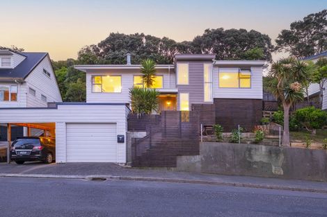 Photo of property in 77 Spencer Street, Crofton Downs, Wellington, 6035