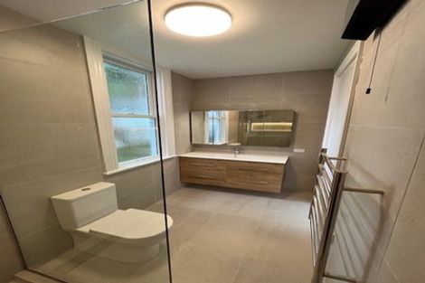 Photo of property in 18 Portland Crescent, Thorndon, Wellington, 6011