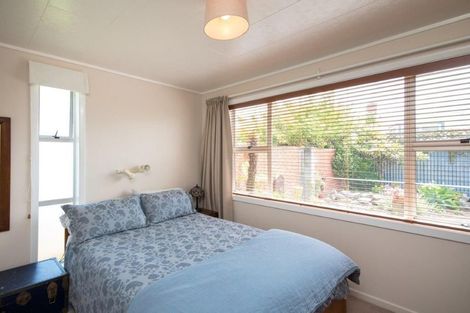 Photo of property in 30 Battersea Place, Roslyn, Palmerston North, 4414