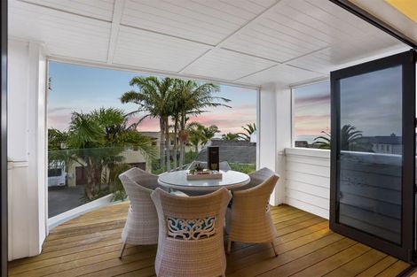 Photo of property in 235 Bleakhouse Road, Mellons Bay, Auckland, 2014