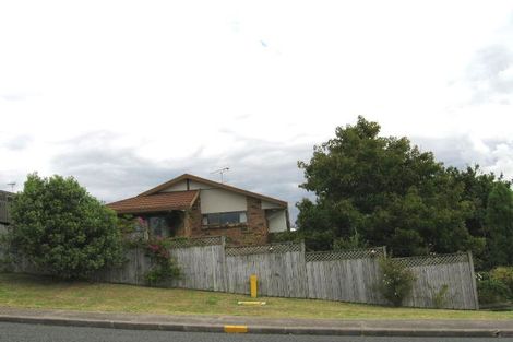 Photo of property in 1/1080 Beach Road, Torbay, Auckland, 0630
