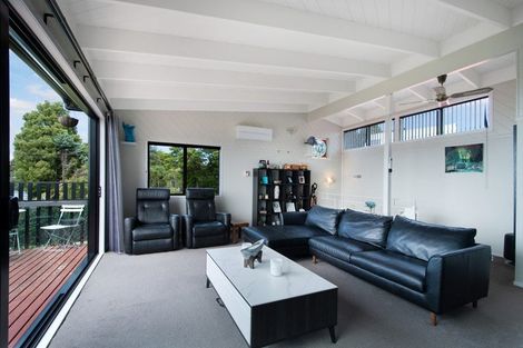 Photo of property in 91 Victory Road, Laingholm, Auckland, 0604
