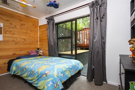 Photo of property in 23 Wirihana Road, Titirangi, Auckland, 0604