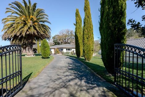 Photo of property in 208 Adelaide Road, Dannevirke, 4930