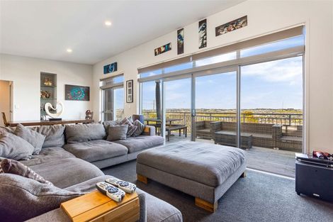 Photo of property in 66 Maire Road, Orewa, 0931