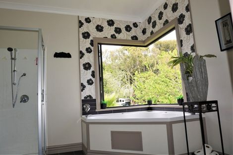 Photo of property in 207 Takapu Road, Manakau, Levin, 5573