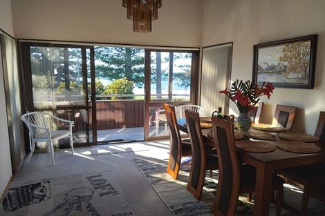 Photo of property in 1/942 Beach Road, Waiake, Auckland, 0630