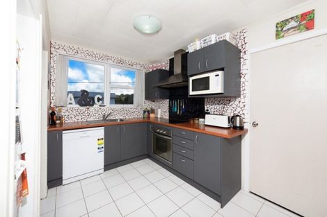 Photo of property in 1/18 Glenvar Road, Torbay, Auckland, 0630