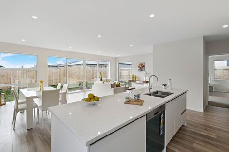 Photo of property in 10 Wairepo Street, Takanini, 2112