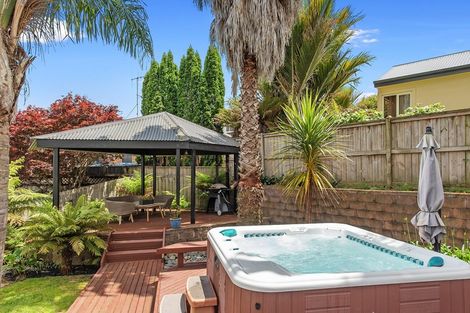 Photo of property in 62 Cairns Crescent, Rototuna, Hamilton, 3210