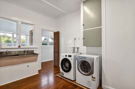 Photo of property in 33 Rogan Street, New Plymouth, 4310