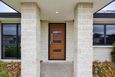 Photo of property in 14 Larlin Drive, Hawera, 4675