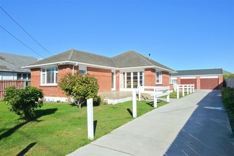 Photo of property in 14 Bournemouth Crescent, Aranui, Christchurch, 8061