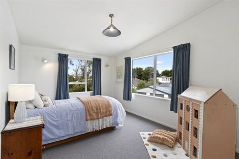Photo of property in 7 Sawtell Place, Northcote, Christchurch, 8052