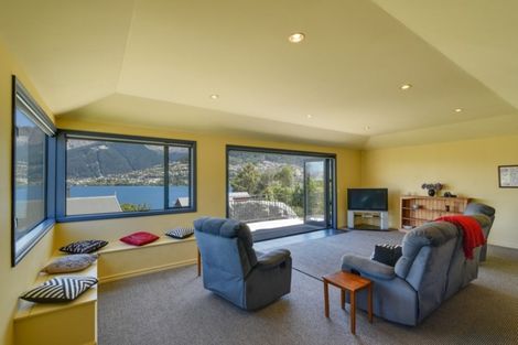 Photo of property in 536a Peninsula Road, Kelvin Heights, Queenstown, 9300