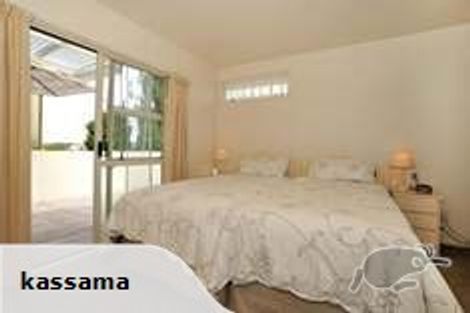 Photo of property in 12 Mandeville Place, Unsworth Heights, Auckland, 0632