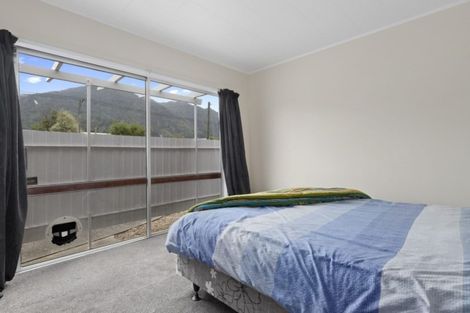Photo of property in 35 Stirling Street, Te Aroha, 3320