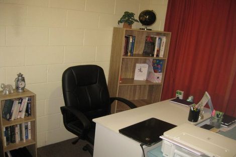 Photo of property in 2/219 Grant Road, Thorndon, Wellington, 6011