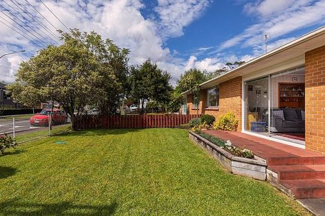 Photo of property in 1/73 Vodanovich Road, Te Atatu South, Auckland, 0610