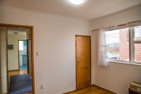 Photo of property in 8a Tiber Road, Forrest Hill, Auckland, 0620