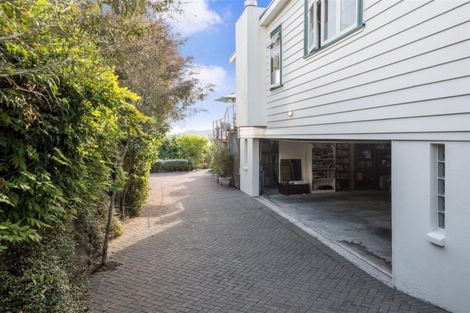 Photo of property in 42 Queen Street, Northcote Point, Auckland, 0627