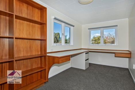 Photo of property in 42 Memorial Drive, Parahaki, Whangarei, 0112