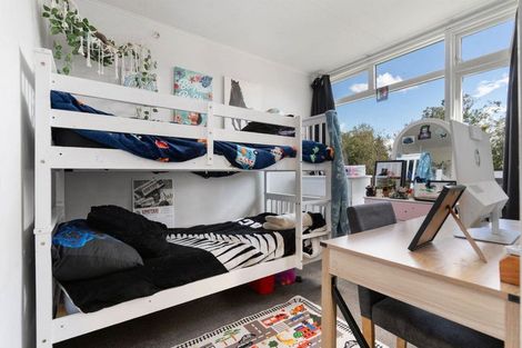 Photo of property in 27 Oxford Street, Lansdowne, Masterton, 5810