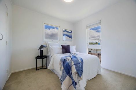 Photo of property in 2/89 Diana Drive, Glenfield, Auckland, 0627