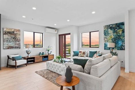 Photo of property in 55 Karaka Village Parade, Karaka, 2580