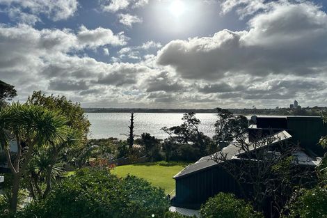 Photo of property in 2/61 Beresford Street, Bayswater, Auckland, 0622