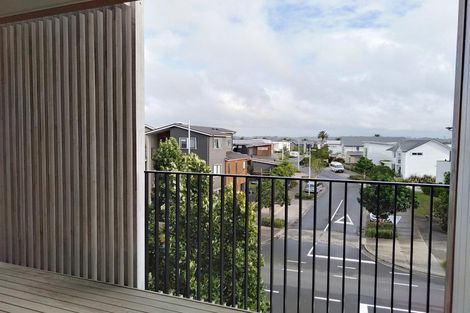 Photo of property in 10/165 Hobsonville Point Road, Hobsonville, Auckland, 0616