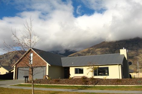 Photo of property in 8 Orbell Drive, Lake Hayes, Queenstown, 9304