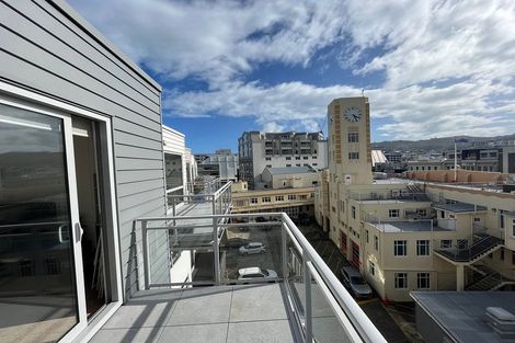 Photo of property in 9/15 Roxburgh Street, Mount Victoria, Wellington, 6011