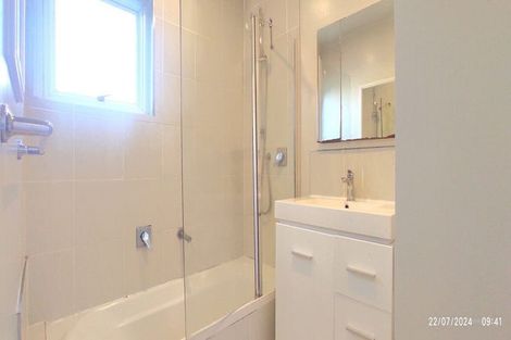 Photo of property in 2/112 View Road, Sunnyvale, Auckland, 0612