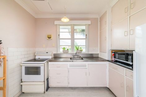 Photo of property in 10 Liverpool Street, Takaro, Palmerston North, 4412