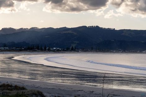 Photo of property in 63 Taumata Road, Omaha, 0986