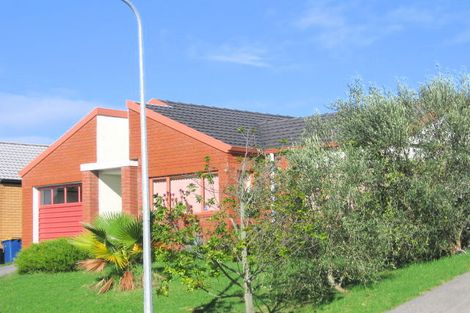 Photo of property in 9 Blueridge Close, Sunnyvale, Auckland, 0612