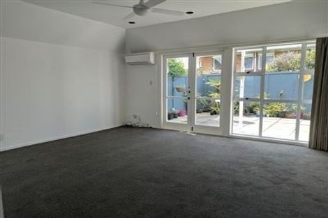 Photo of property in 6/1 Woodbridge Lane, Milford, Auckland, 0620