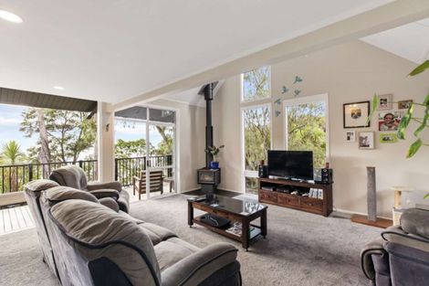 Photo of property in 91 Wood Bay Road, Titirangi, Auckland, 0604