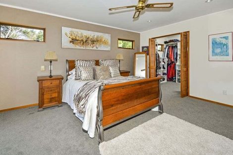 Photo of property in 13 Highwood Grove, Torbay, Auckland, 0630