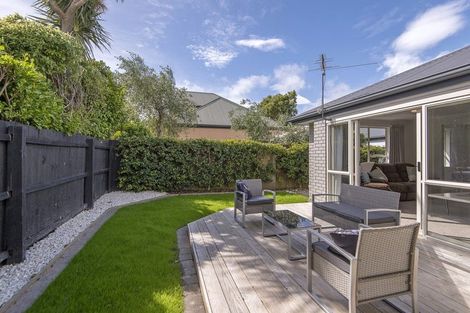 Photo of property in 83a Wilsons Road, Saint Martins, Christchurch, 8022